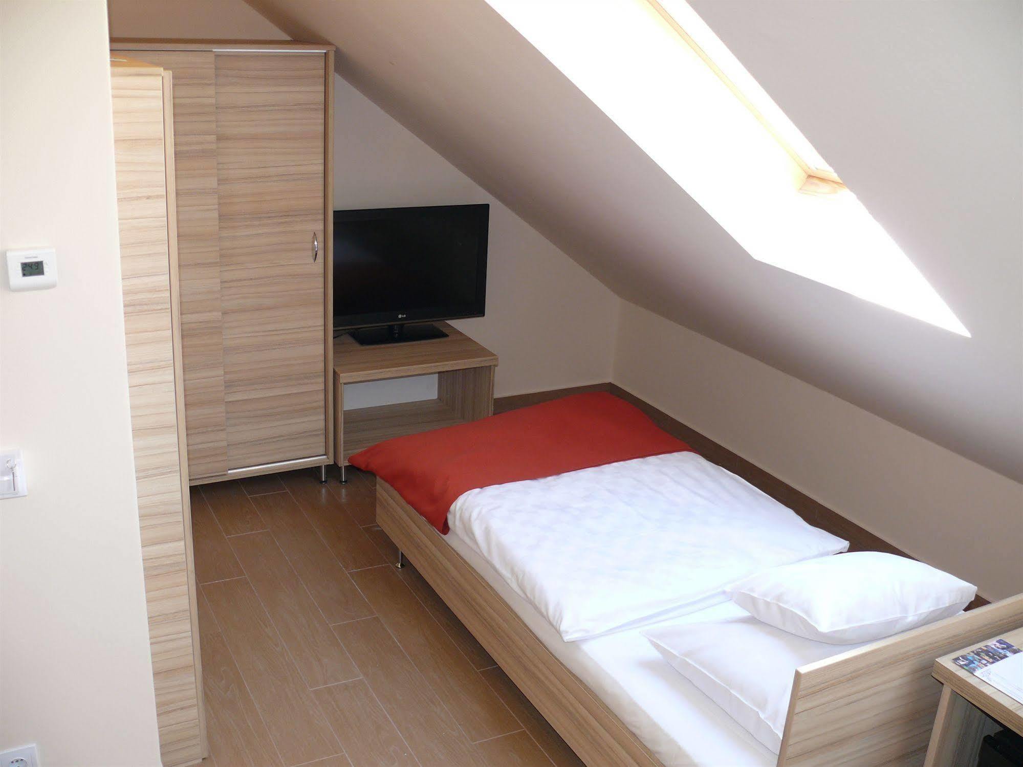 Hotel Sunshine Budapest Bagian luar foto
